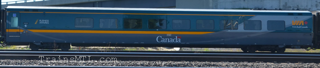 Passenger car VIA 3473 right side  / Wagon de passager VIA 3473 coté droit